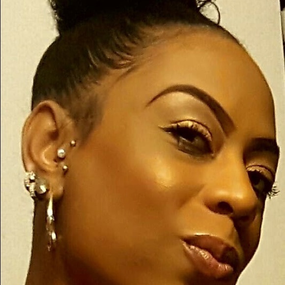 Meet your Posher, Erykah - Picture 3 of 9